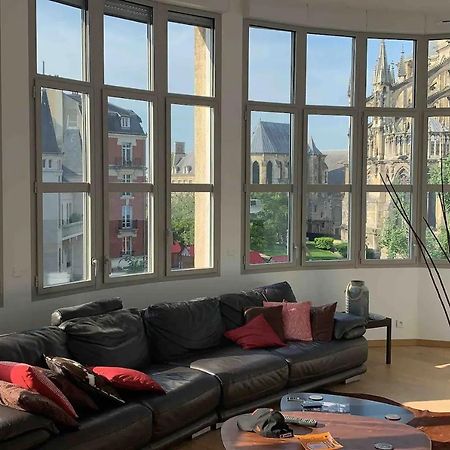 Appartement Loft des Sacres - Vue unique sur la Cathédrale à Reims Extérieur photo