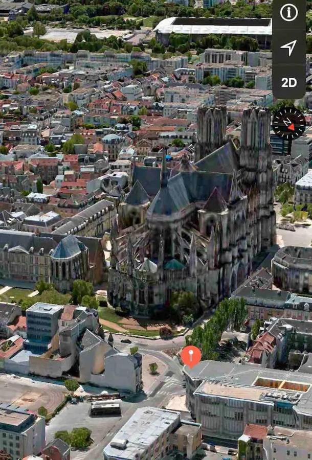Appartement Loft des Sacres - Vue unique sur la Cathédrale à Reims Extérieur photo