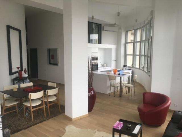 Appartement Loft des Sacres - Vue unique sur la Cathédrale à Reims Extérieur photo