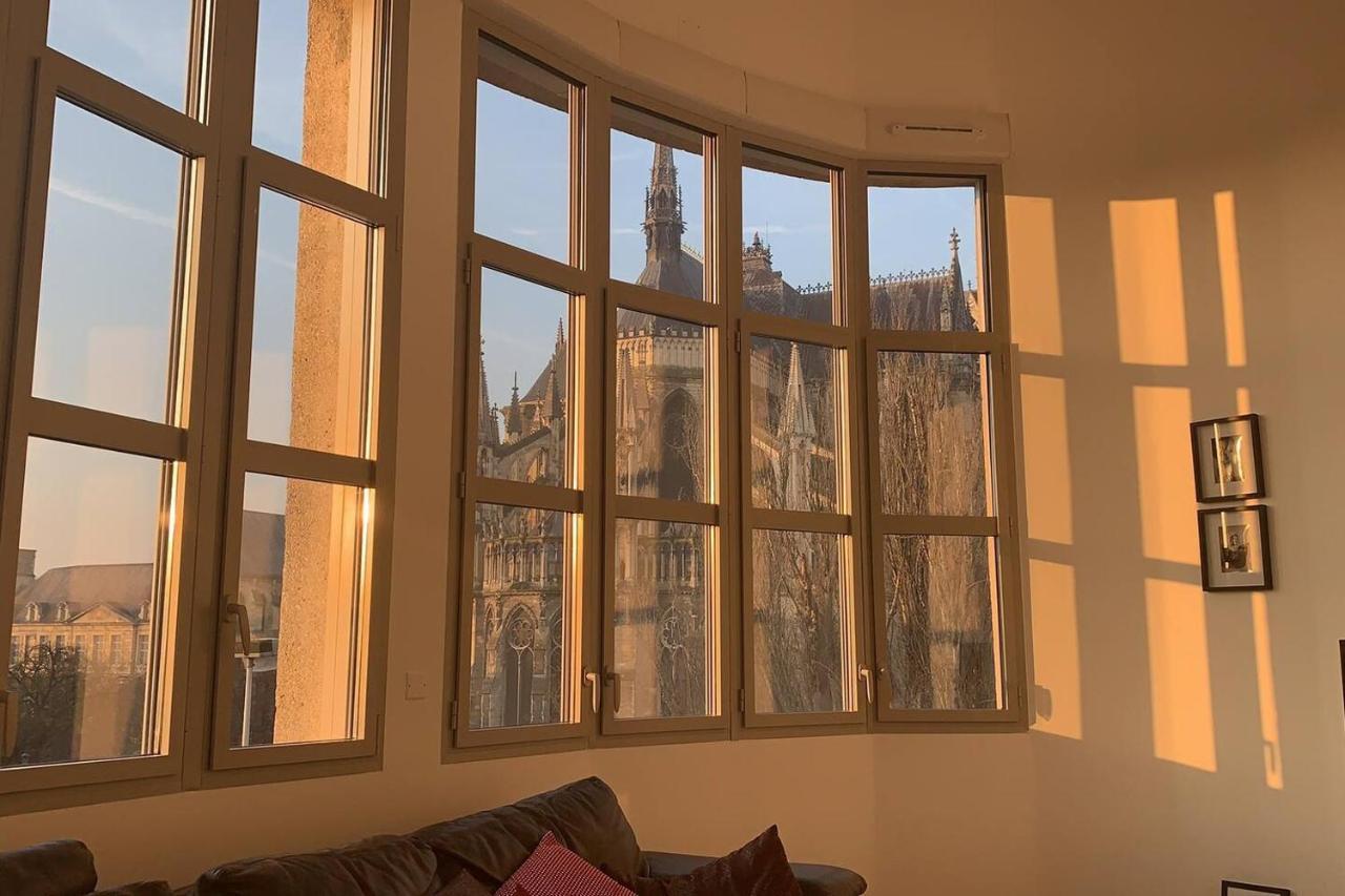 Appartement Loft des Sacres - Vue unique sur la Cathédrale à Reims Extérieur photo