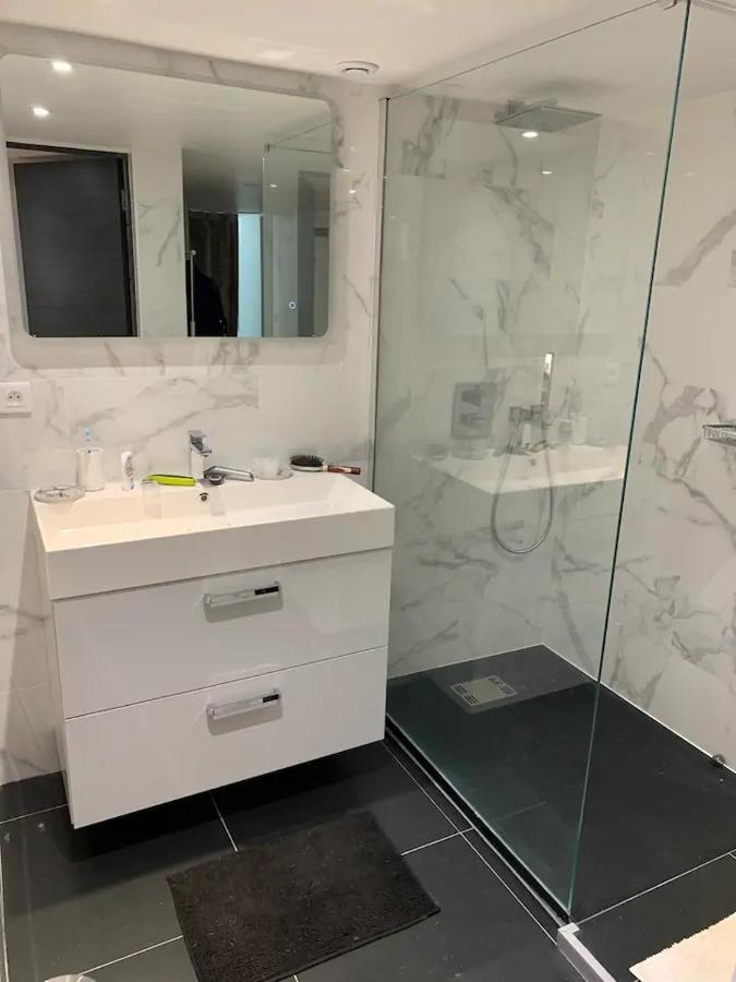 Appartement Loft des Sacres - Vue unique sur la Cathédrale à Reims Extérieur photo